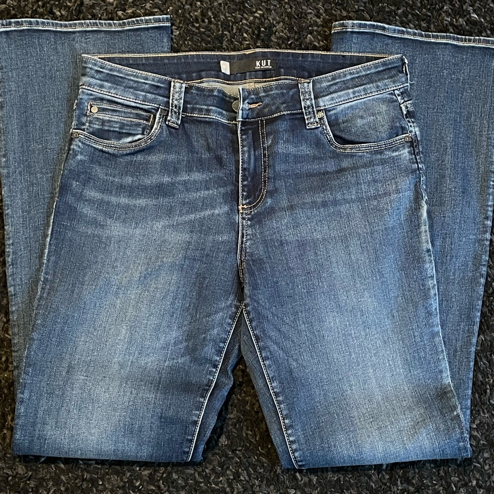 Excellent condition Kut from the Klouth Natalie Jeans💙💙